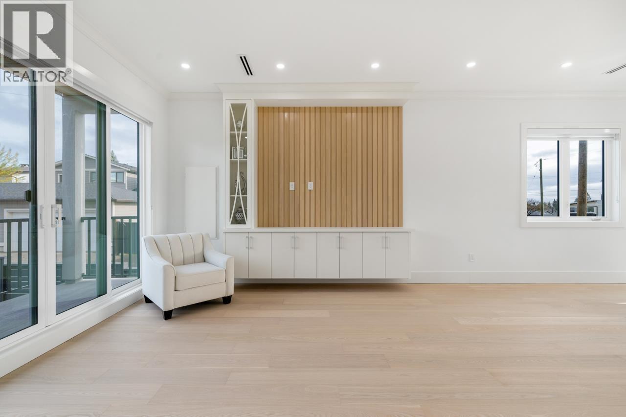 2 6691 Winch Street, Burnaby, British Columbia  V5B 2L5 - Photo 10 - R3069950