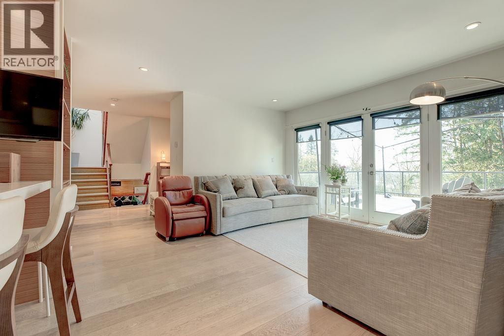 5691 Keith Street, Burnaby, British Columbia V5J 3C4 - Photo 5 - R3058701