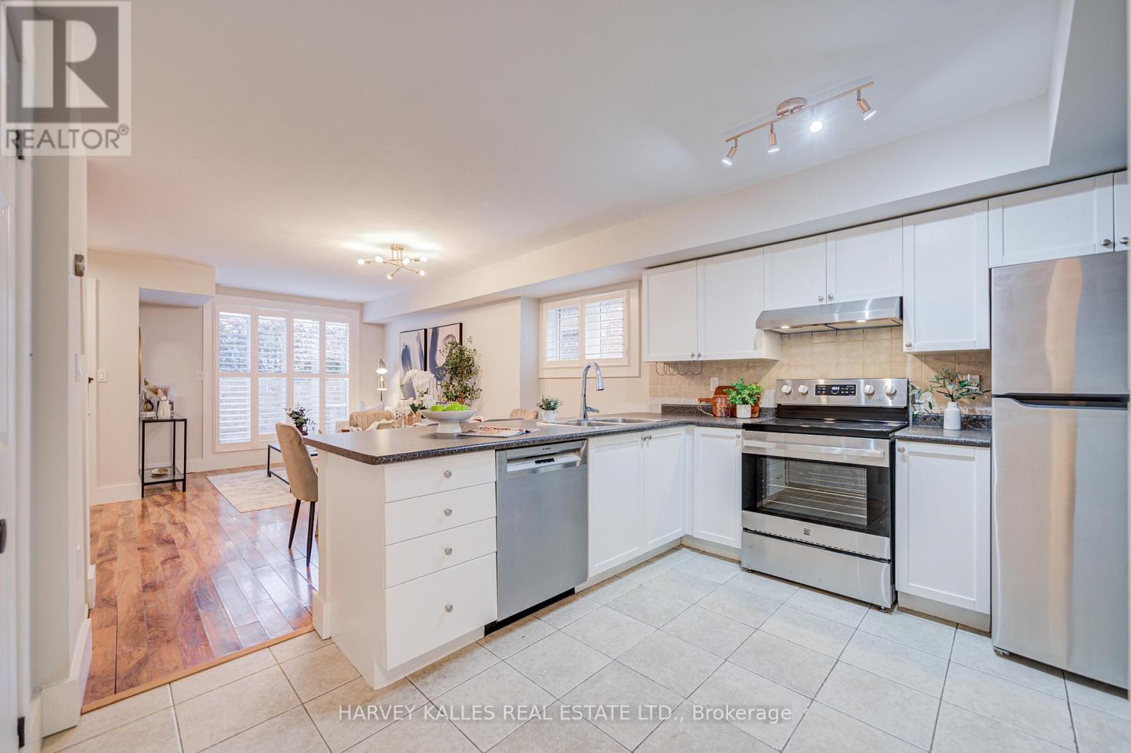 55 - 51 Foundry Avenue, Toronto, Ontario  M6H 4K7 - Photo 11 - W12574246