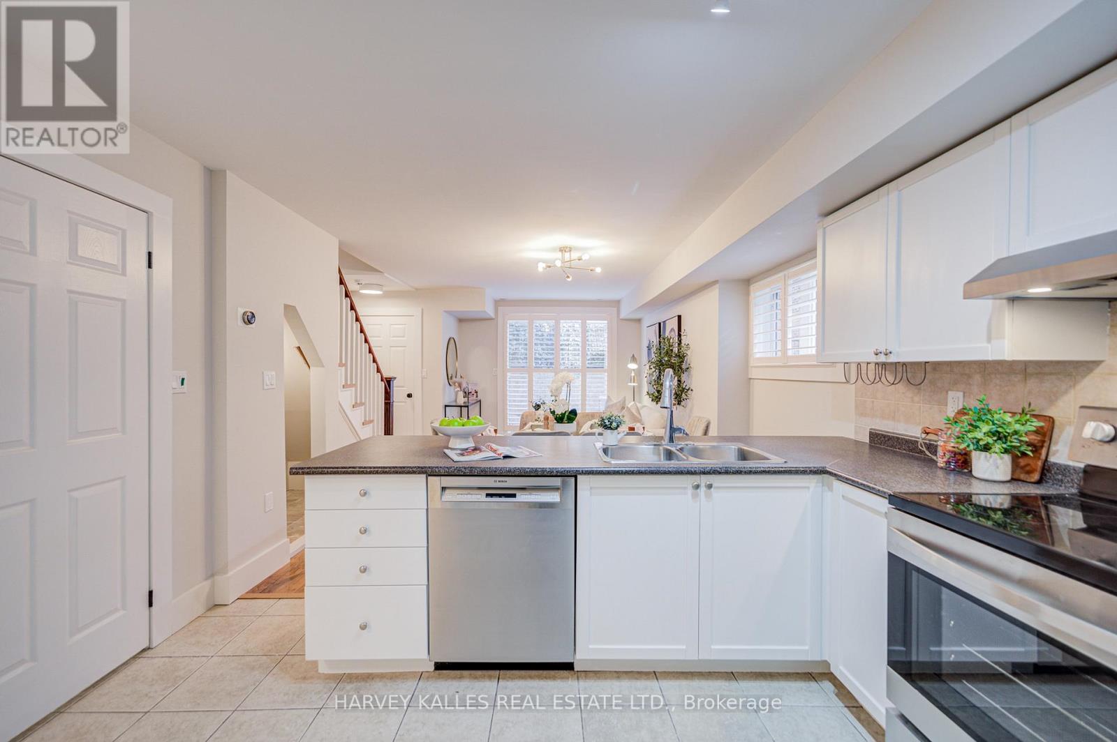 55 - 51 Foundry Avenue, Toronto, Ontario  M6H 4K7 - Photo 12 - W12574246