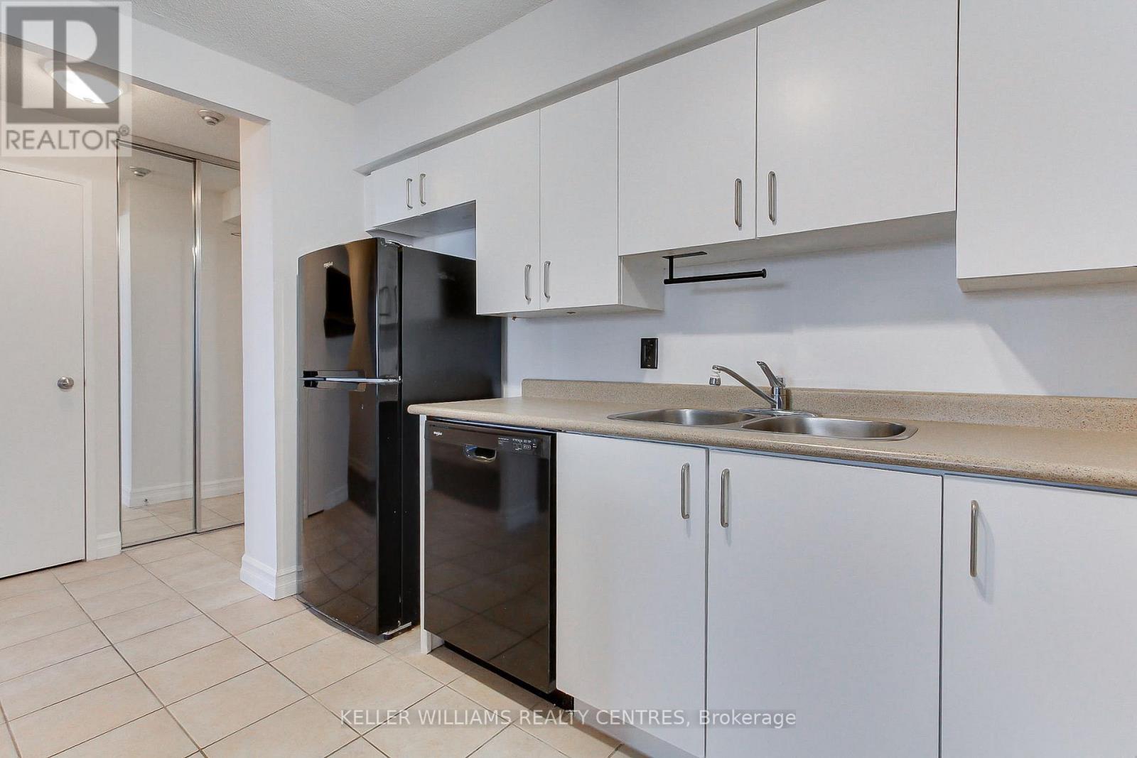 408 - 260 Davis Drive, Newmarket, Ontario  L3Y 7C3 - Photo 12 - N12575732