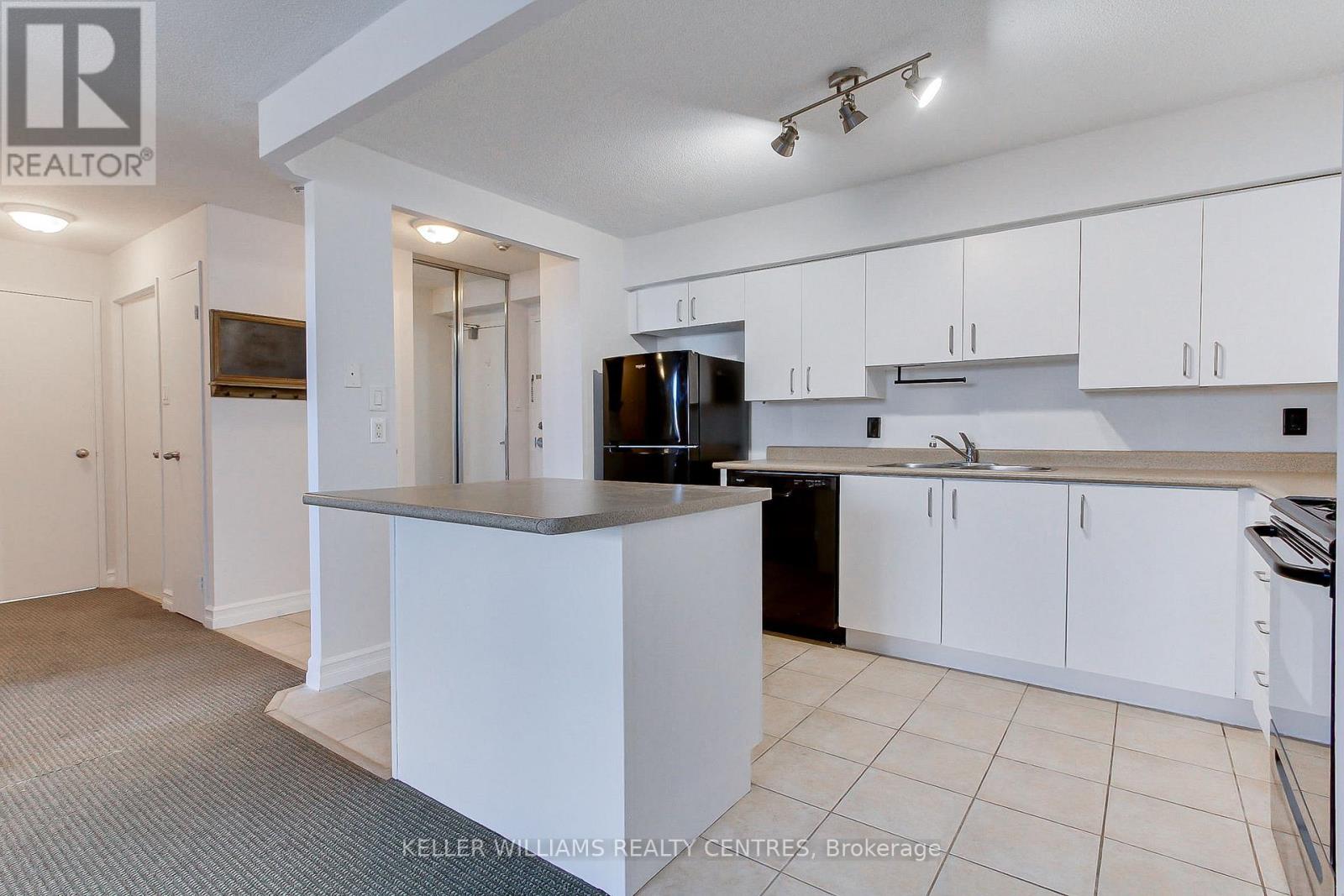 408 - 260 Davis Drive, Newmarket, Ontario  L3Y 7C3 - Photo 13 - N12575732