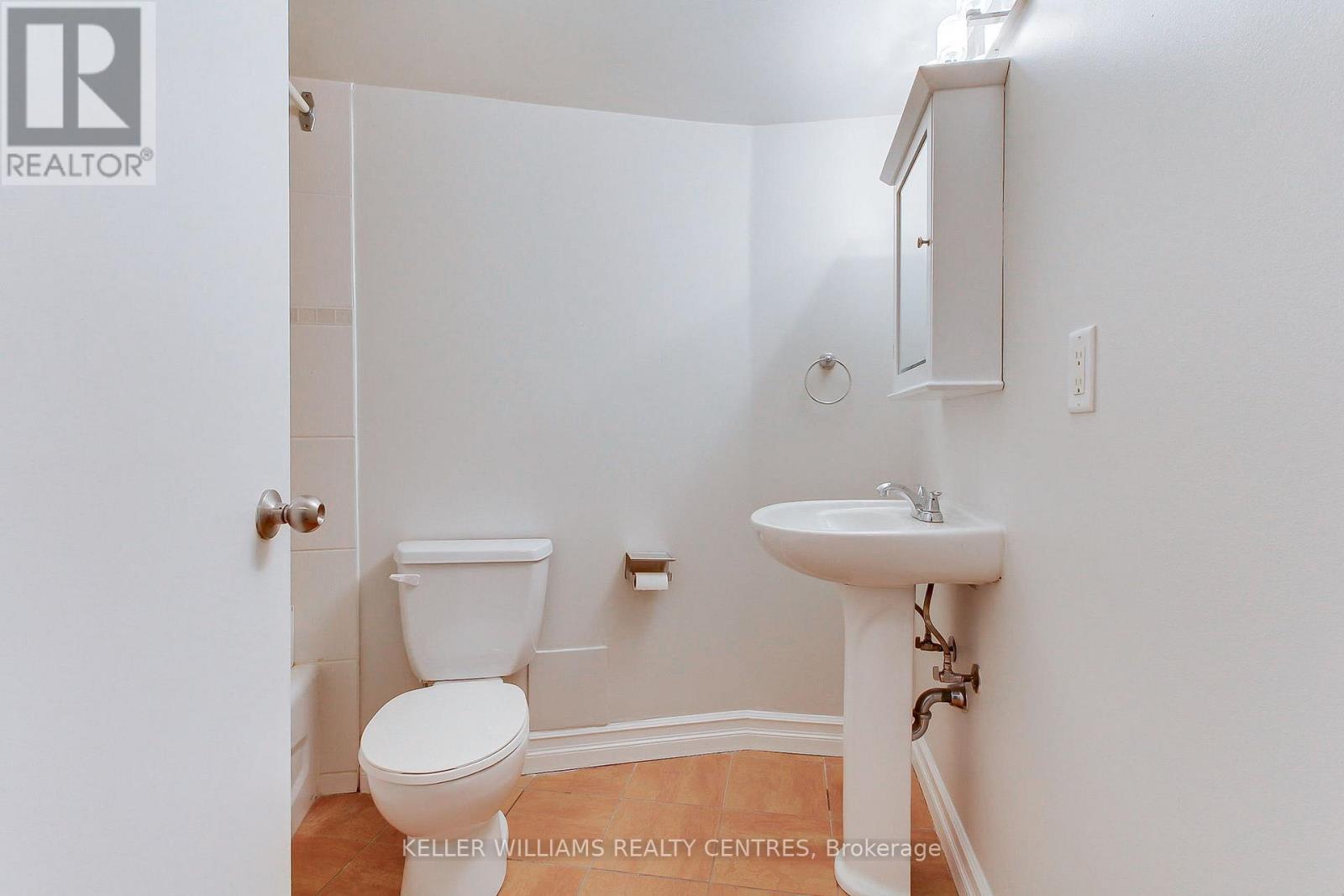 408 - 260 Davis Drive, Newmarket, Ontario  L3Y 7C3 - Photo 29 - N12575732