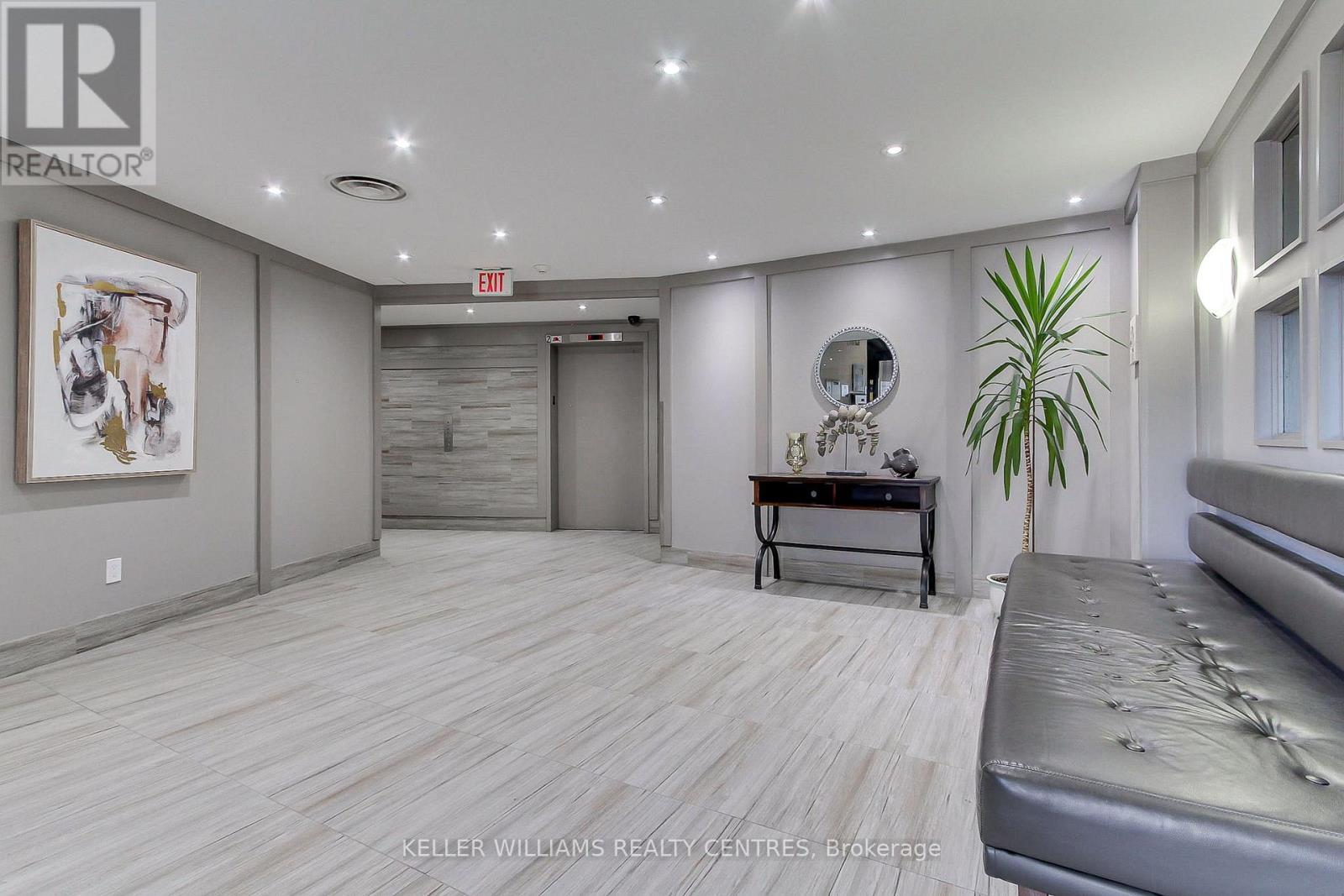 408 - 260 Davis Drive, Newmarket, Ontario  L3Y 7C3 - Photo 5 - N12575732