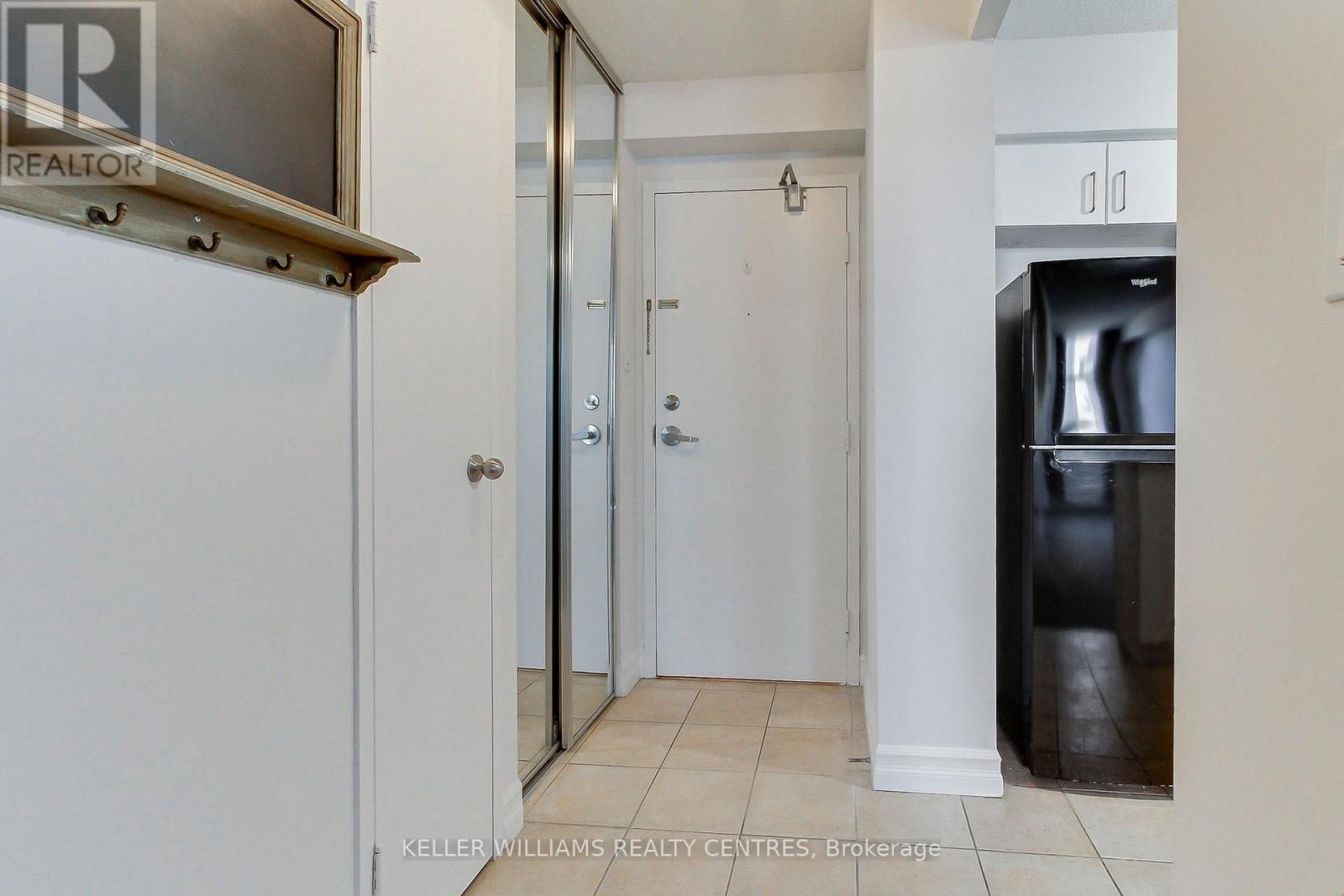 408 - 260 Davis Drive, Newmarket, Ontario  L3Y 7C3 - Photo 7 - N12575732