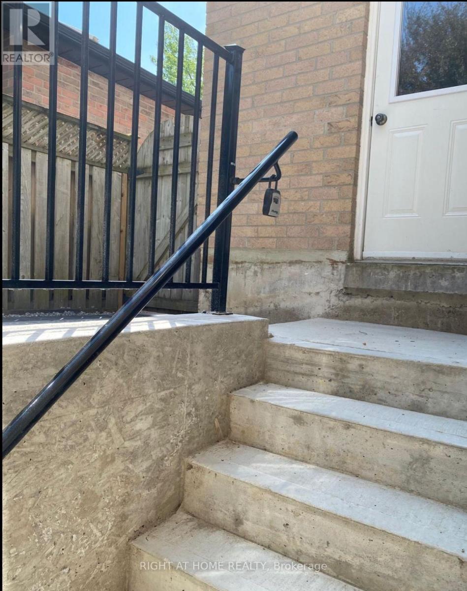 192 Tamarac Trail, Aurora, Ontario  L4G 5V6 - Photo 15 - N12575822