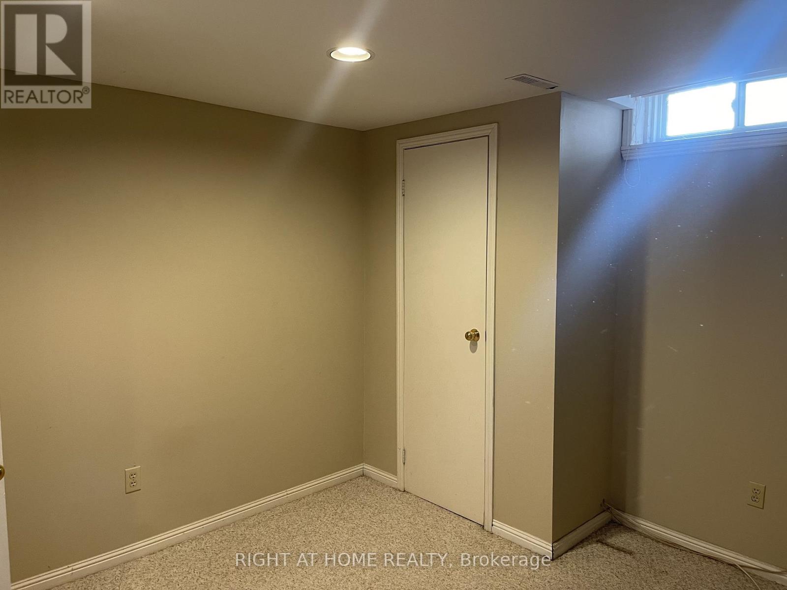 192 Tamarac Trail, Aurora, Ontario  L4G 5V6 - Photo 4 - N12575822