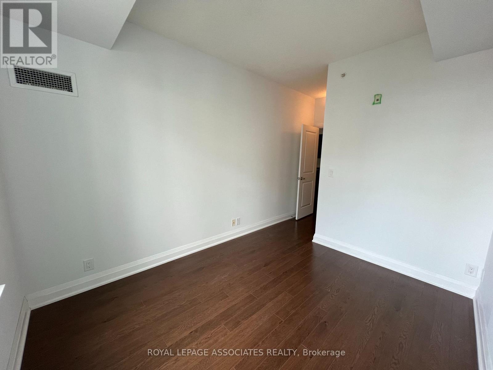 408 - 24 Woodstream Boulevard, Vaughan, Ontario  L4L 8C4 - Photo 13 - N12575848