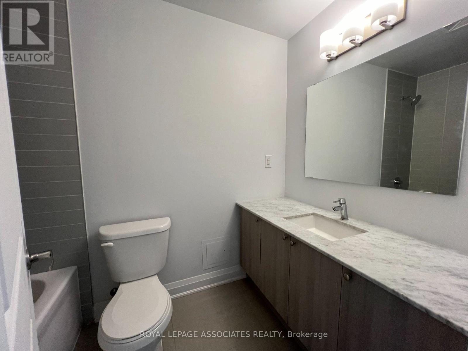 408 - 24 Woodstream Boulevard, Vaughan, Ontario  L4L 8C4 - Photo 16 - N12575848