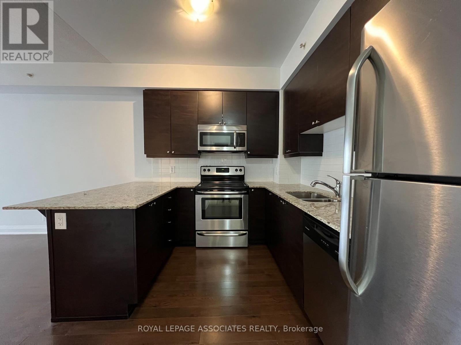 408 - 24 Woodstream Boulevard, Vaughan, Ontario  L4L 8C4 - Photo 3 - N12575848