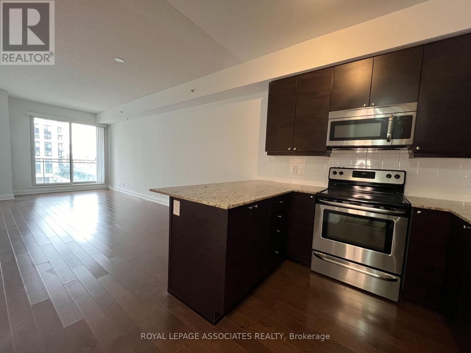 408 - 24 Woodstream Boulevard, Vaughan, Ontario  L4L 8C4 - Photo 4 - N12575848