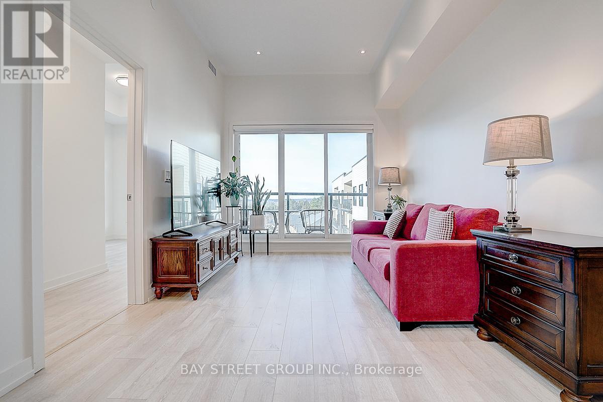 428 - 555 William Graham Drive, Aurora, Ontario  L4G 3H9 - Photo 7 - N12575858