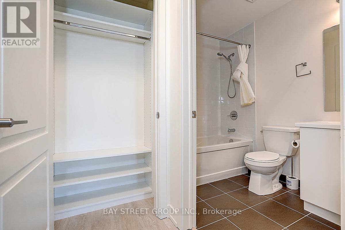 428 - 555 William Graham Drive, Aurora, Ontario  L4G 3H9 - Photo 17 - N12575862