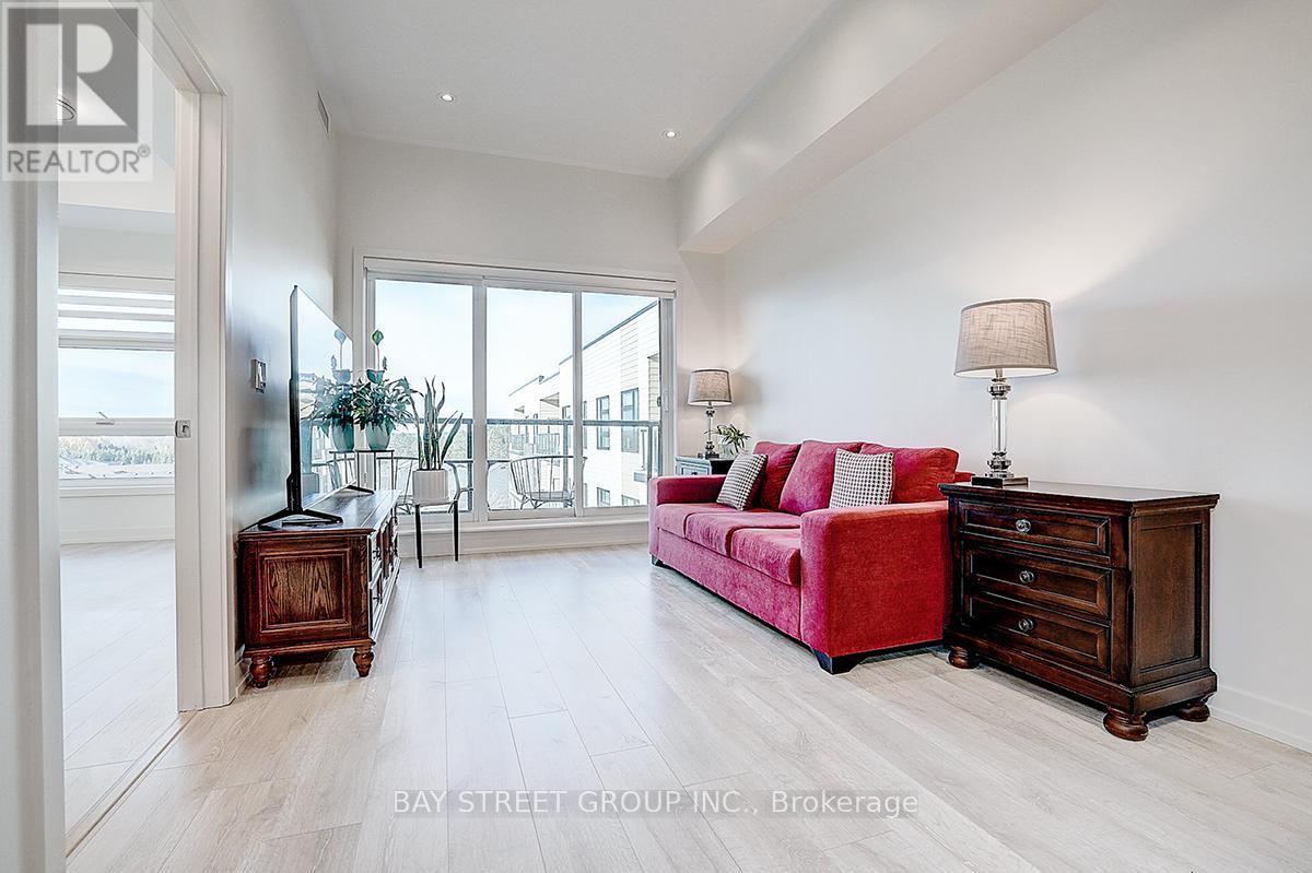 428 - 555 William Graham Drive, Aurora, Ontario  L4G 3H9 - Photo 7 - N12575862