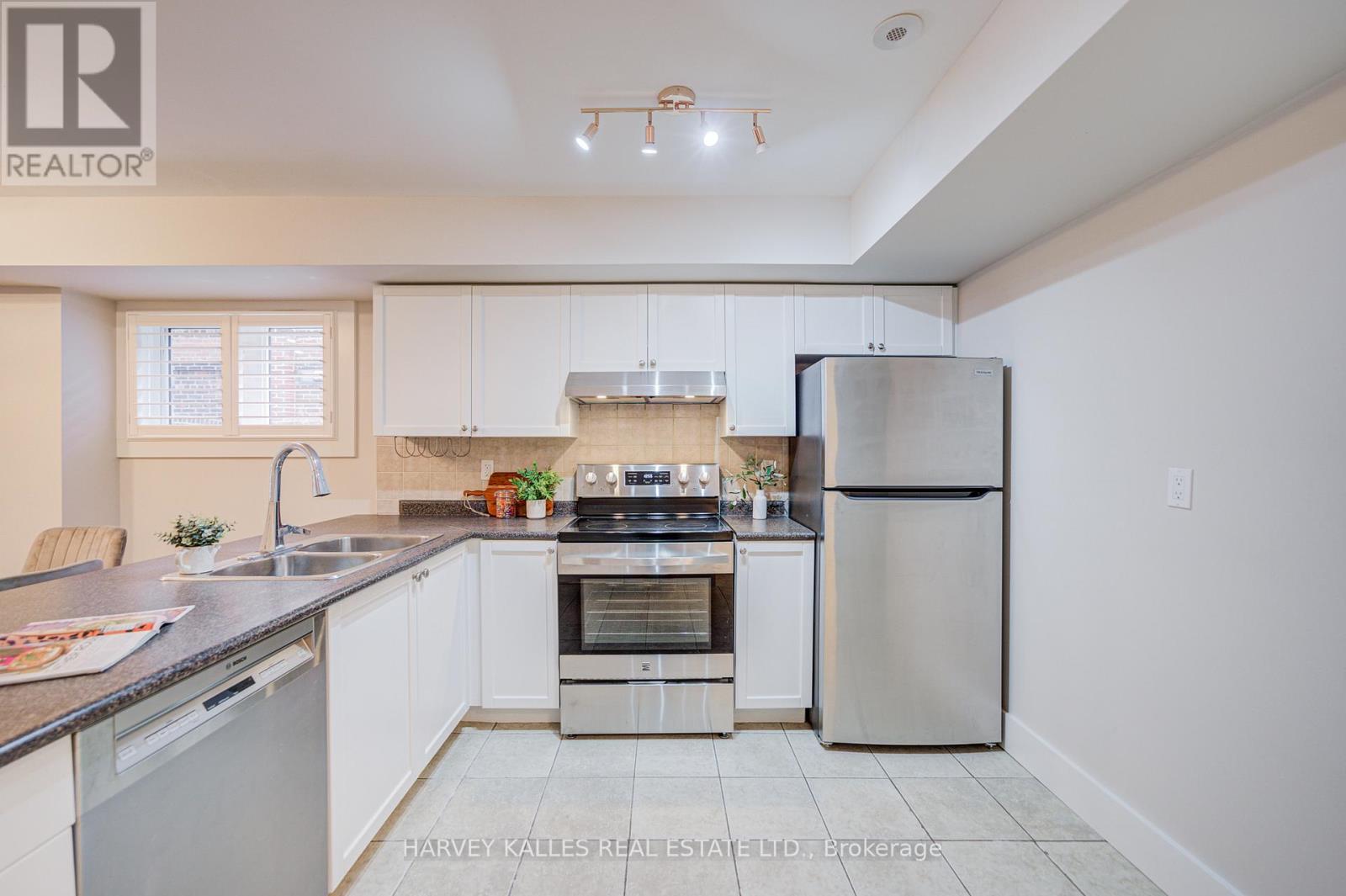 55 - 51 Foundry Avenue, Toronto, Ontario  M6H 4K7 - Photo 13 - W12574246