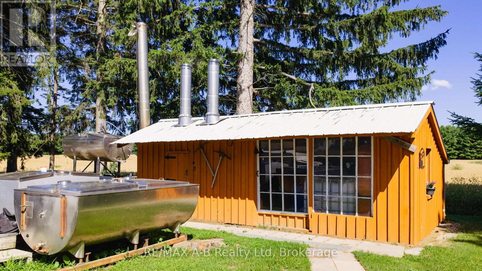 24189 Wellburn Road, Thames Centre, Ontario  N4X 1C6 - Photo 41 - X12474344