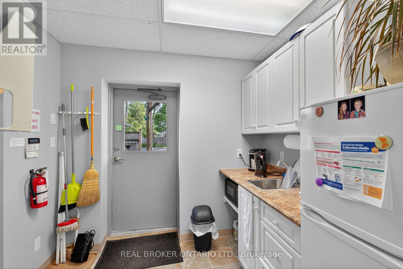 8 Westmount Drive S, Orillia, Ontario  L3V 6C9 - Photo 12 - S12575736