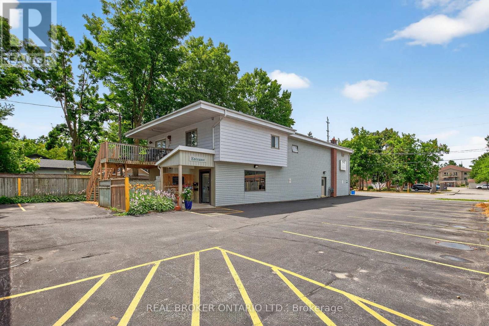 8 Westmount Drive S, Orillia, Ontario  L3V 6C9 - Photo 3 - S12575736