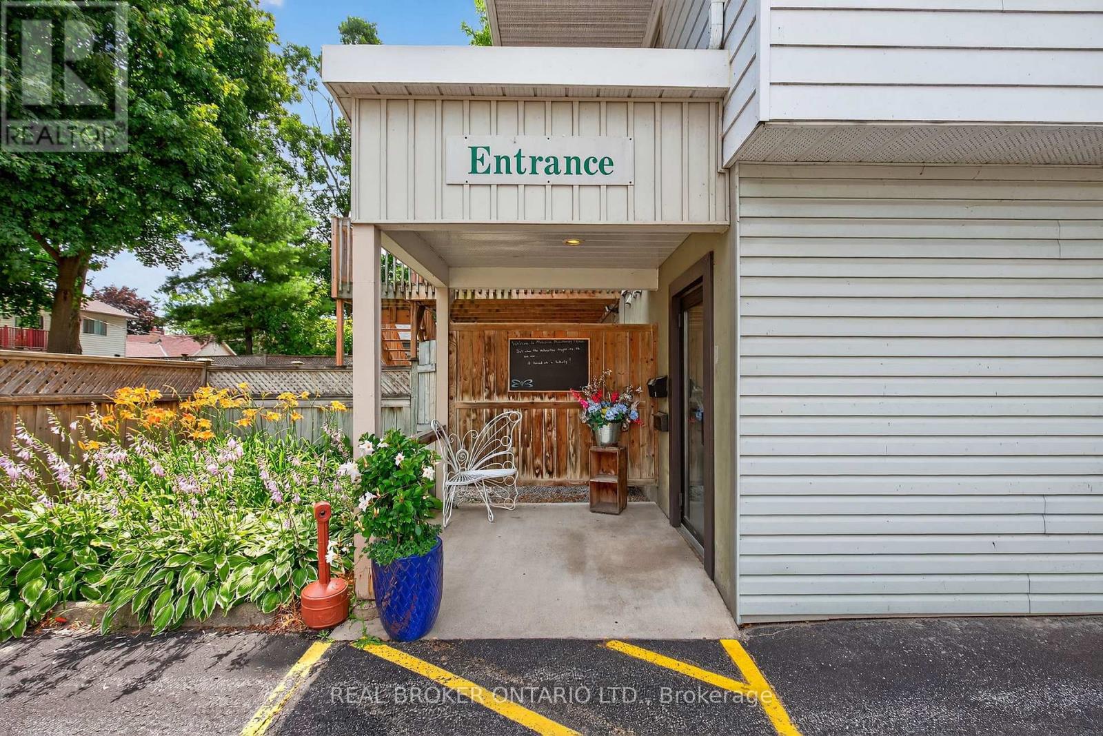 8 Westmount Drive S, Orillia, Ontario  L3V 6C9 - Photo 5 - S12575736