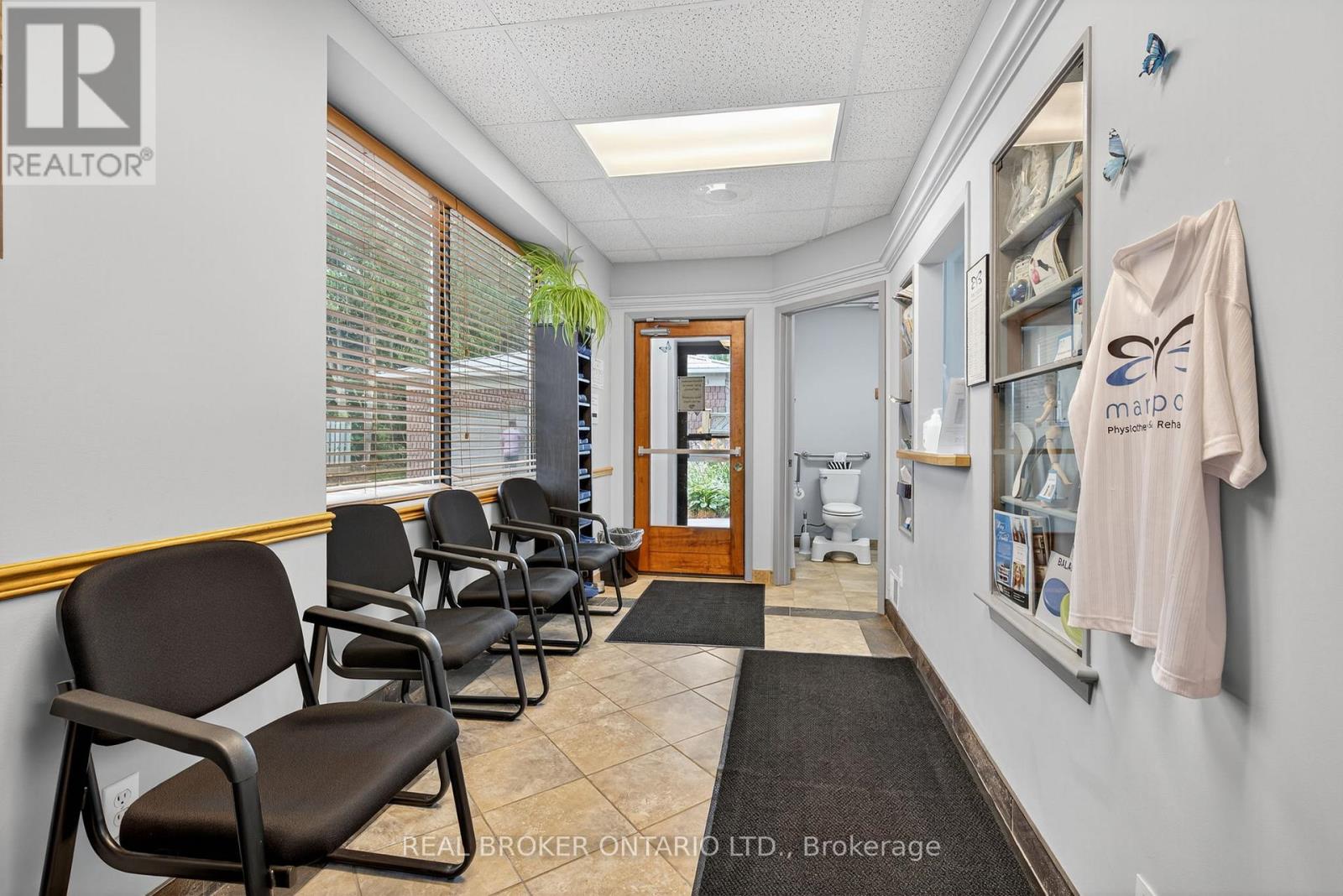 8 Westmount Drive S, Orillia, Ontario  L3V 6C9 - Photo 8 - S12575736