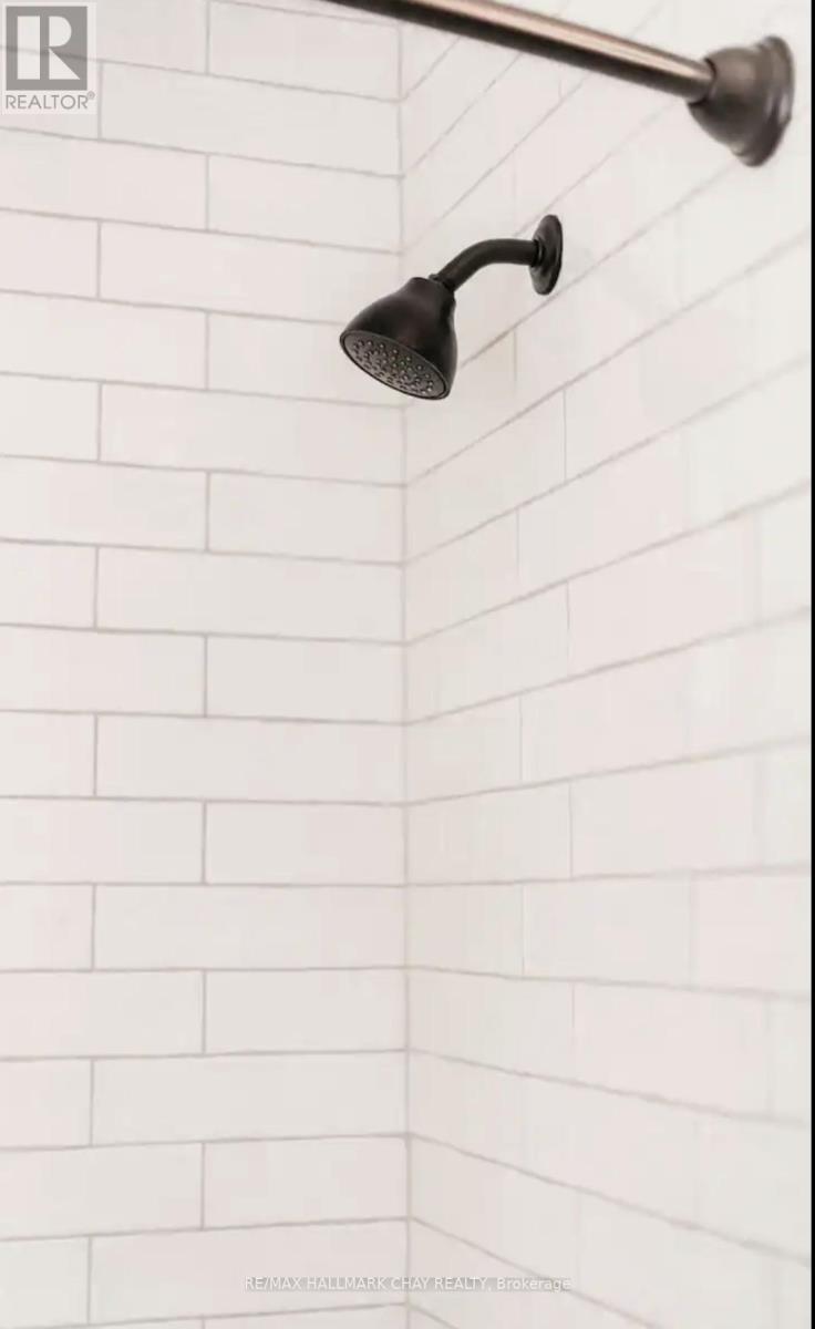 Main - 118 Mulcaster Street, Barrie (Codrington), Ontario  L4M 3M6 - Photo 6 - S12575798