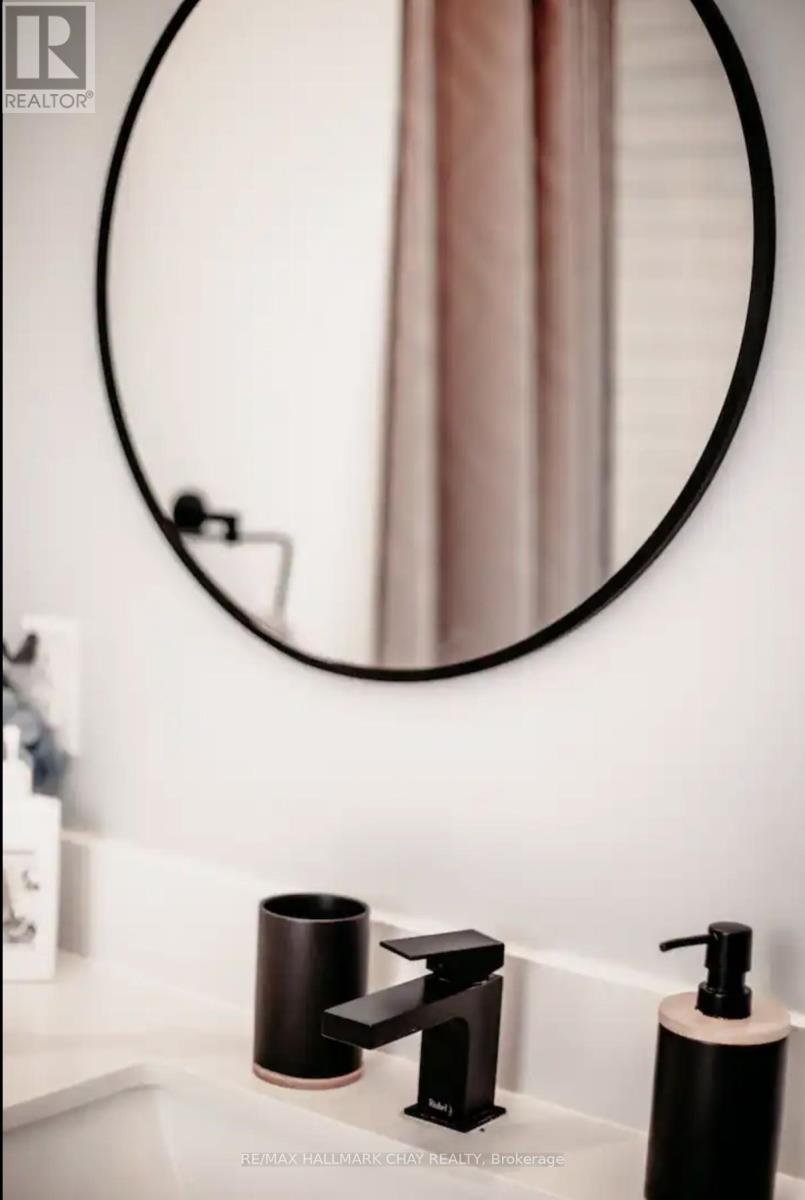 Main - 118 Mulcaster Street, Barrie (Codrington), Ontario  L4M 3M6 - Photo 7 - S12575798