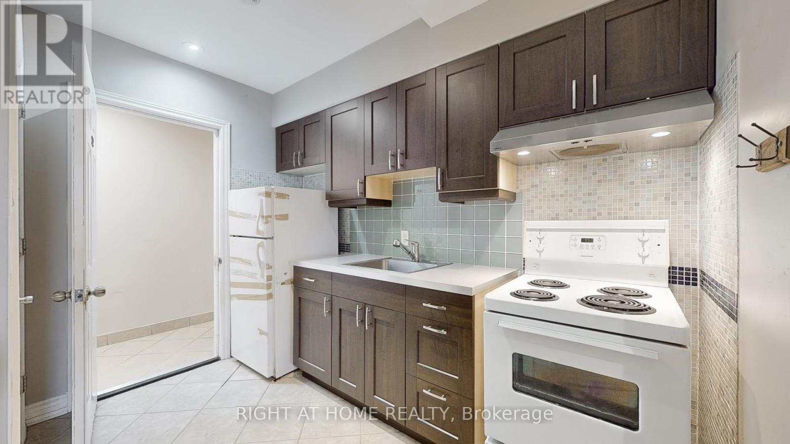 203 - 48 Hyde Avenue, Toronto, Ontario  M6M 1J4 - Photo 3 - W12575730