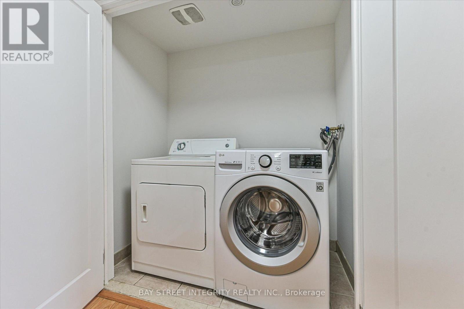 3 Elia Lane, Toronto, Ontario  M3J 0E5 - Photo 37 - W12575764