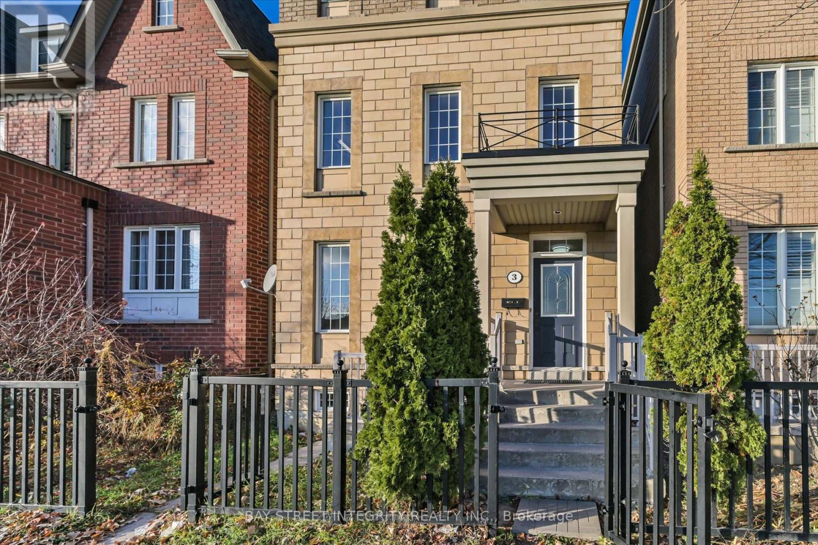 3 Elia Lane, Toronto, Ontario  M3J 0E5 - Photo 4 - W12575764