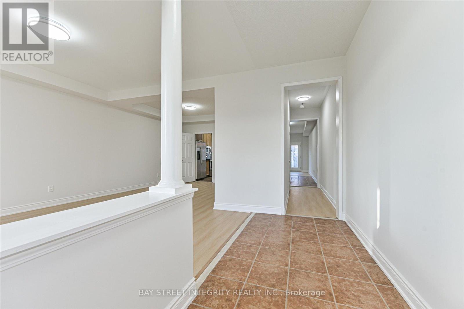 3 Elia Lane, Toronto, Ontario  M3J 0E5 - Photo 7 - W12575764