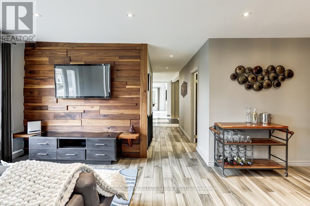 14 Burma Drive, Toronto, Ontario  M8Y 3E6 - Photo 17 - W12575780