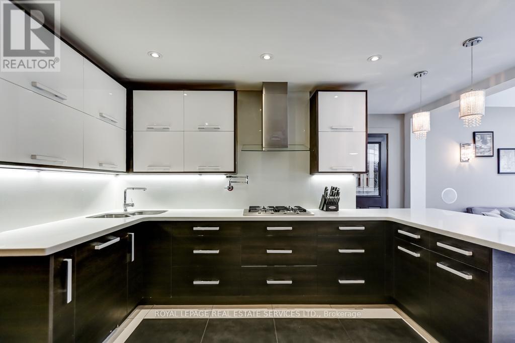 14 Burma Drive, Toronto, Ontario  M8Y 3E6 - Photo 6 - W12575780