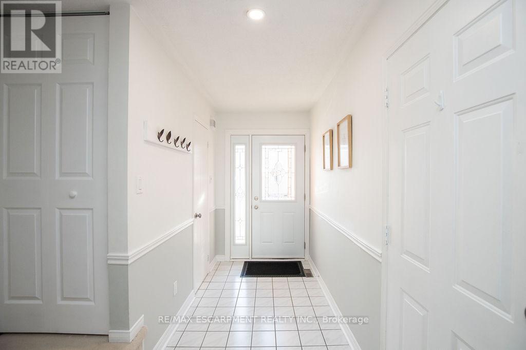 12 - 2350 Grand Ravine Drive, Oakville, Ontario  L6H 6E2 - Photo 3 - W12575800