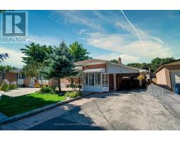 11 BUCKHORN PLACE, Toronto, Ontario