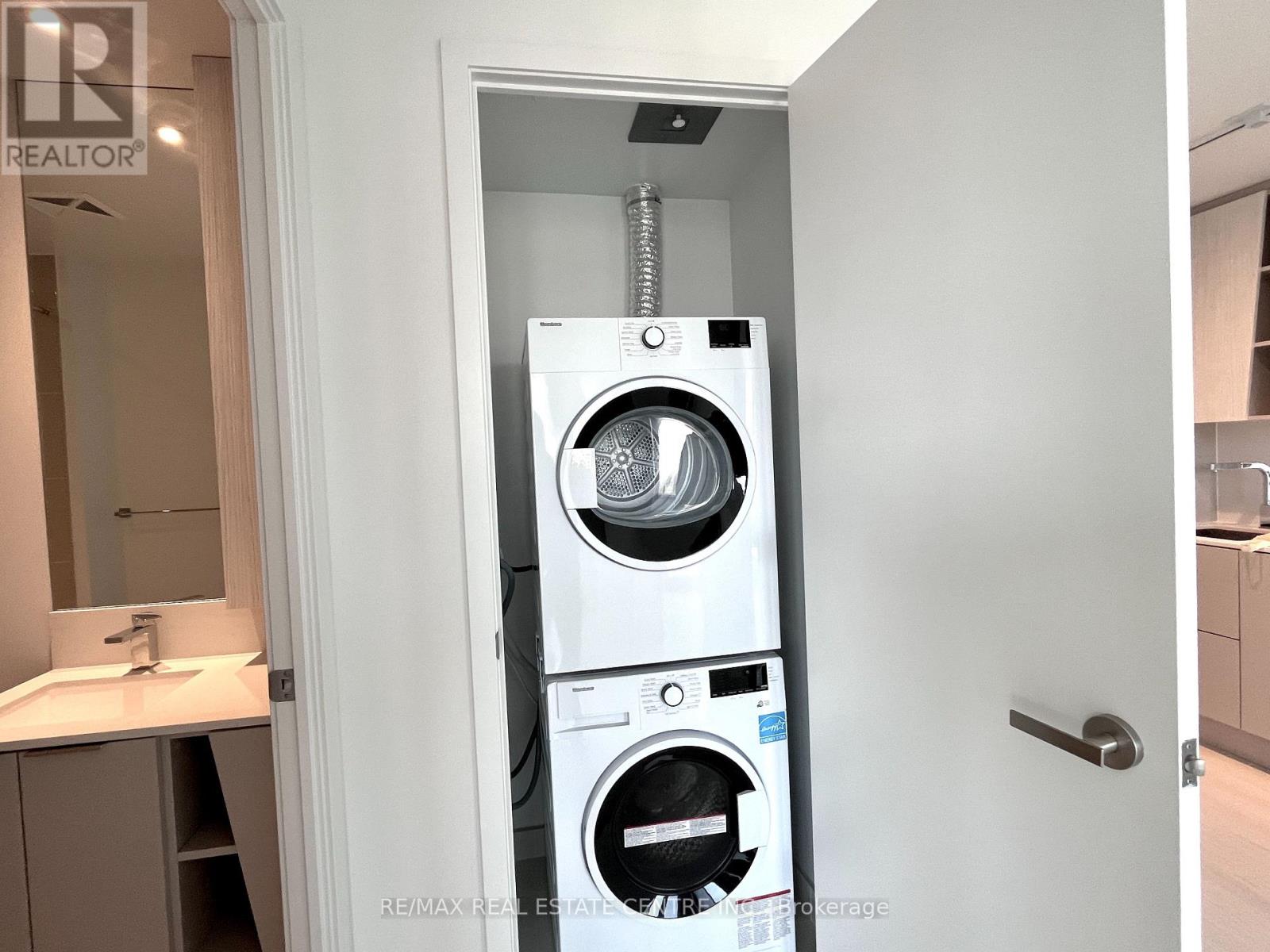 2202 - 3900 Confederation Parkway, Mississauga, Ontario  L5B 0M3 - Photo 12 - W12575918