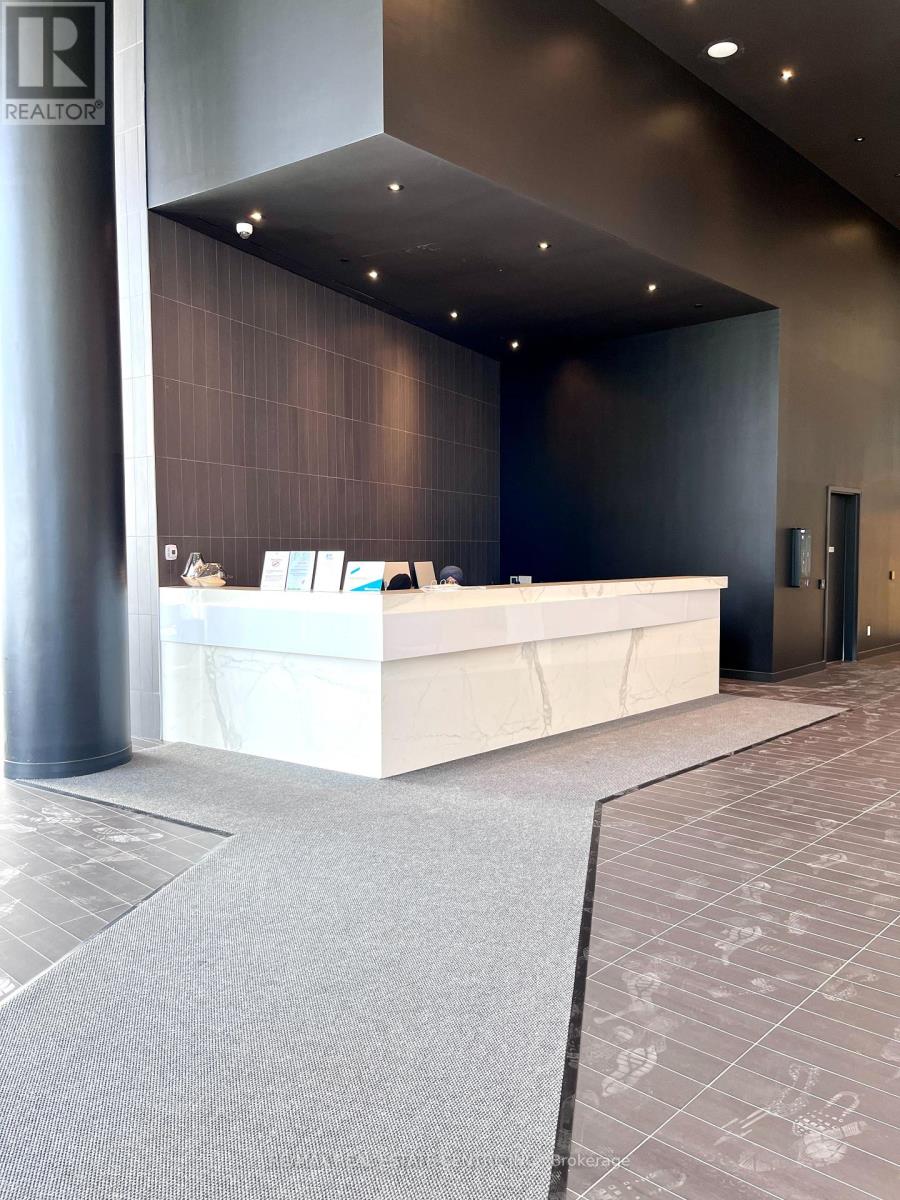 2202 - 3900 Confederation Parkway, Mississauga, Ontario  L5B 0M3 - Photo 2 - W12575918