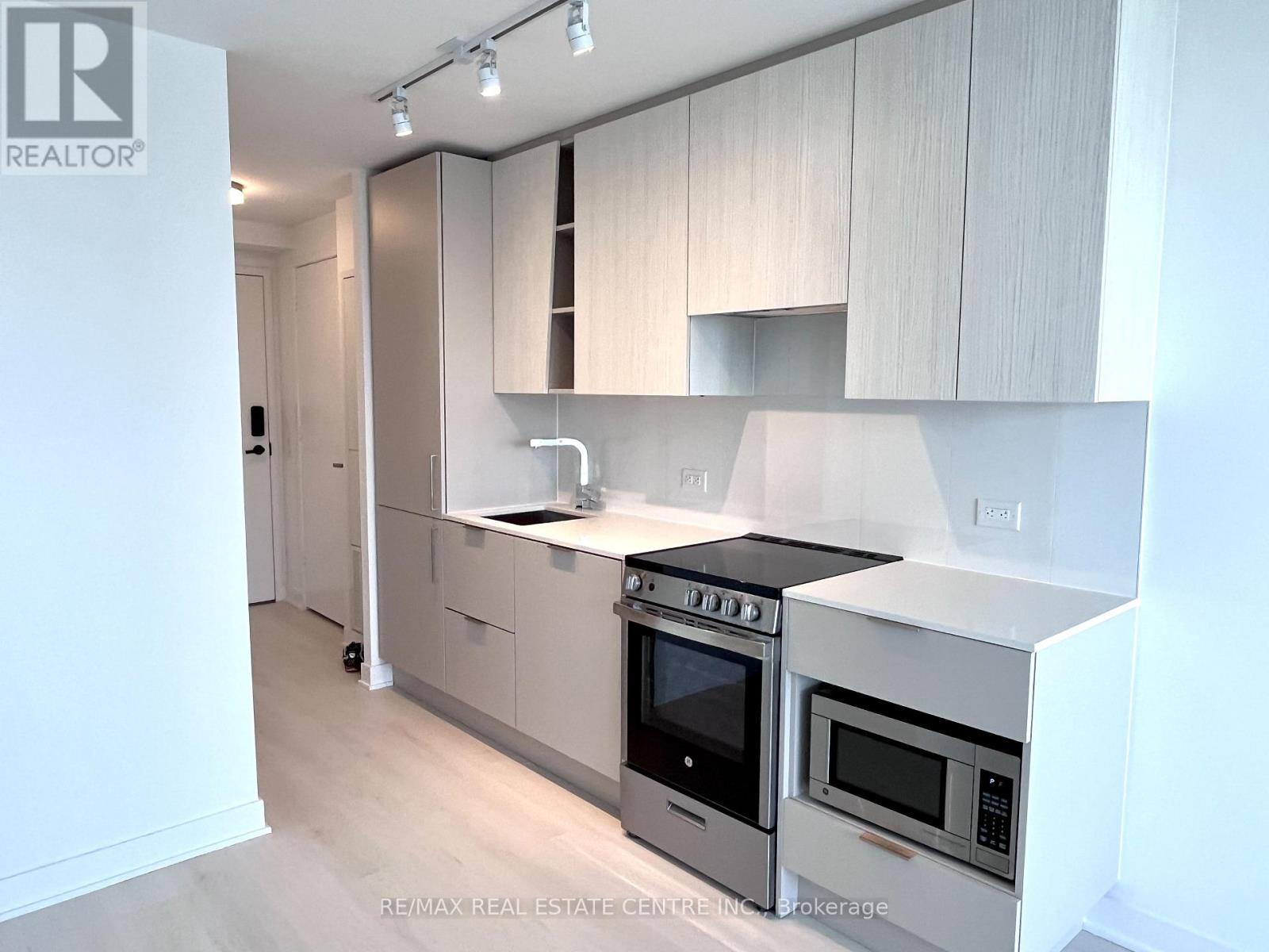 2202 - 3900 Confederation Parkway, Mississauga, Ontario  L5B 0M3 - Photo 6 - W12575918