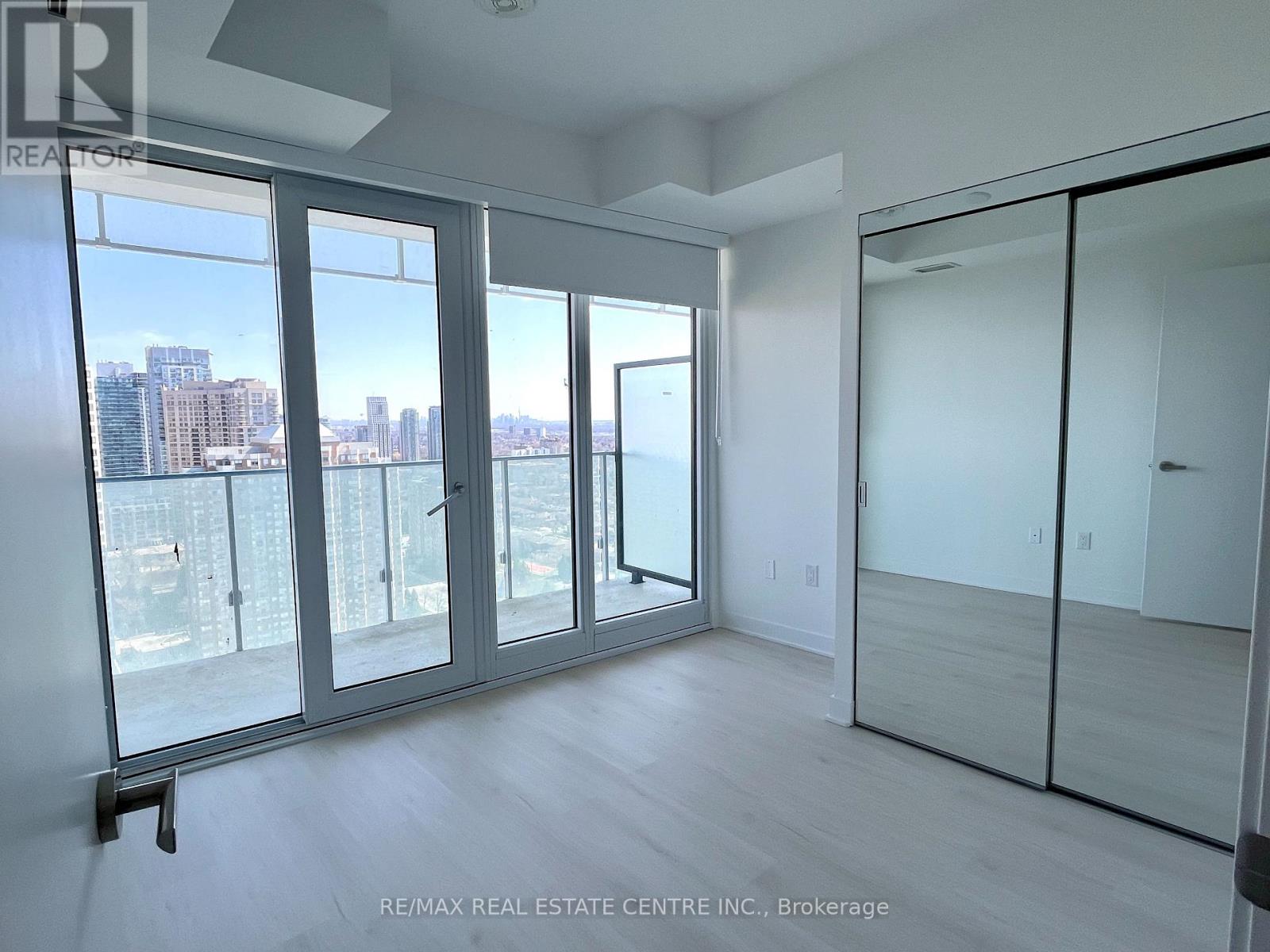 2202 - 3900 Confederation Parkway, Mississauga, Ontario  L5B 0M3 - Photo 9 - W12575918