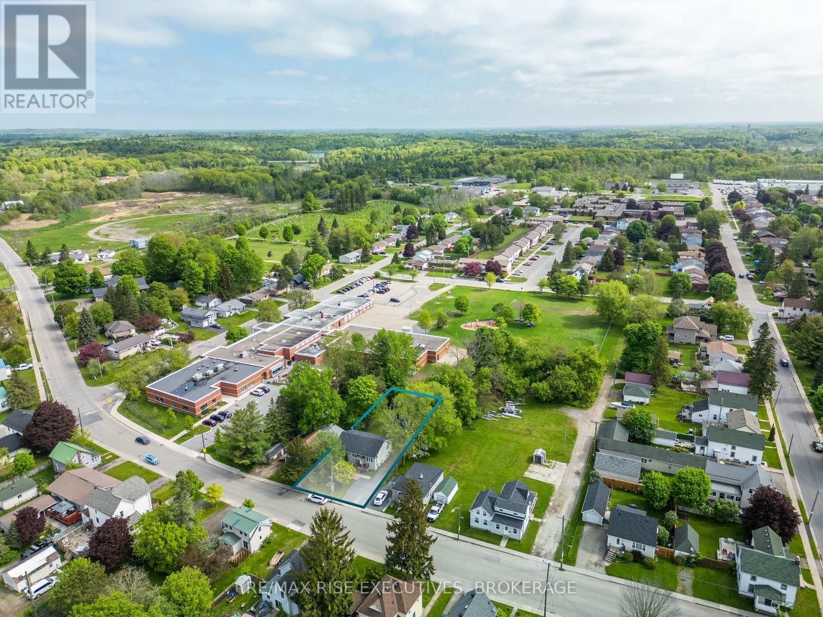 353 Charles Street, Gananoque, Ontario  K7G 1V6 - Photo 12 - X12575972