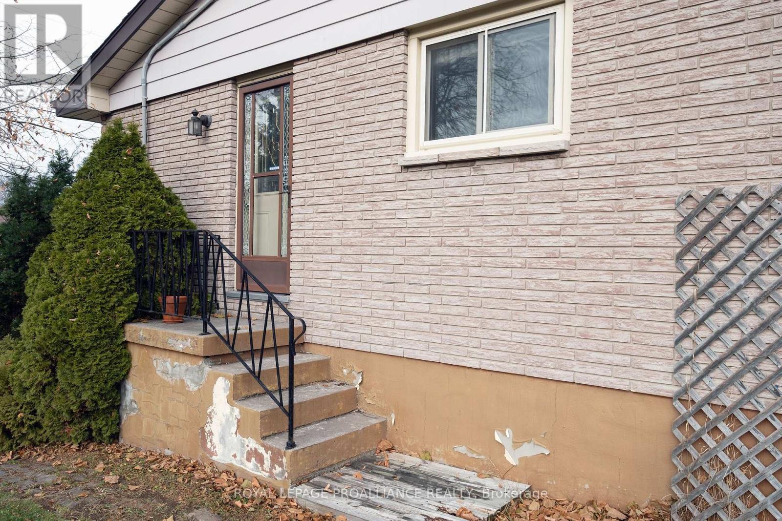 146 Country Club Drive, Quinte West, Ontario  K8R 1B2 - Photo 12 - X12575958