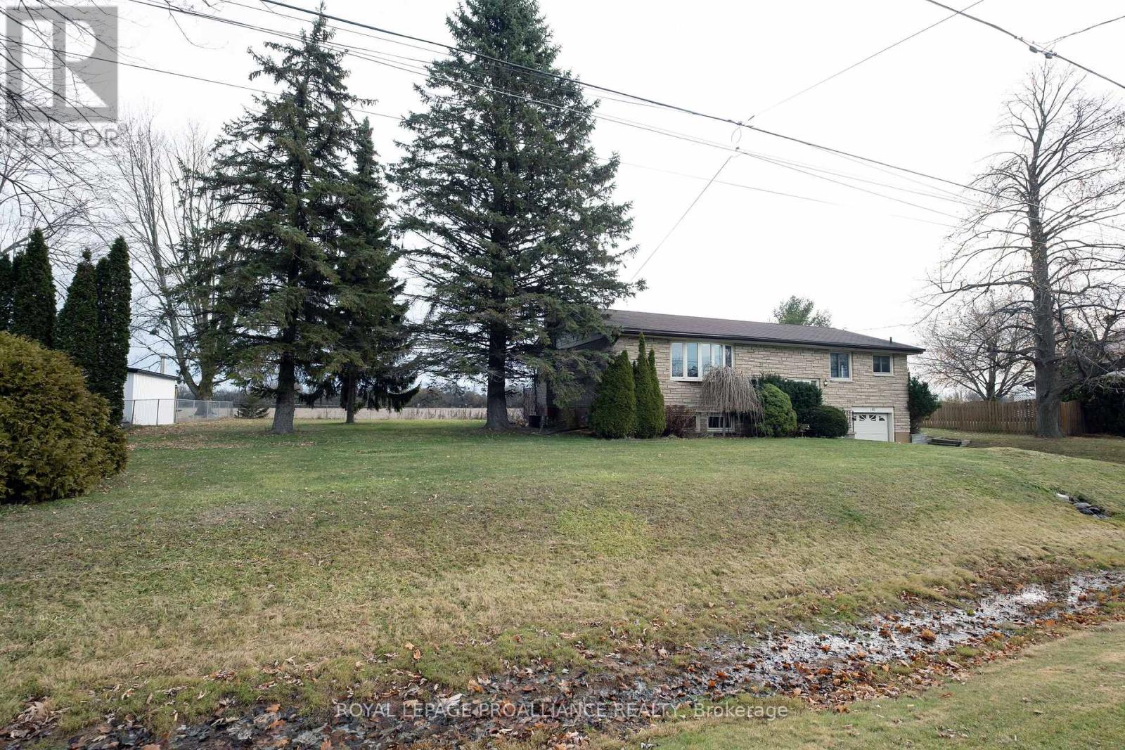 146 Country Club Drive, Quinte West, Ontario  K8R 1B2 - Photo 13 - X12575958