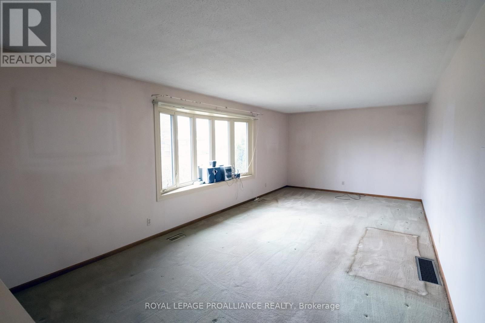 146 Country Club Drive, Quinte West, Ontario  K8R 1B2 - Photo 17 - X12575958