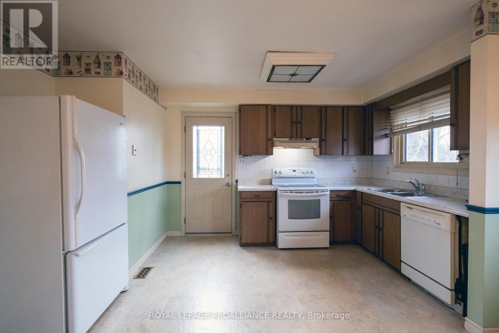 146 Country Club Drive, Quinte West, Ontario  K8R 1B2 - Photo 21 - X12575958