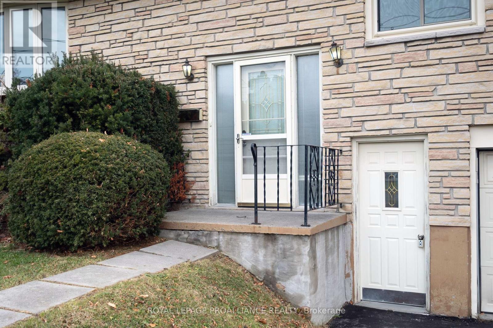 146 Country Club Drive, Quinte West, Ontario  K8R 1B2 - Photo 4 - X12575958