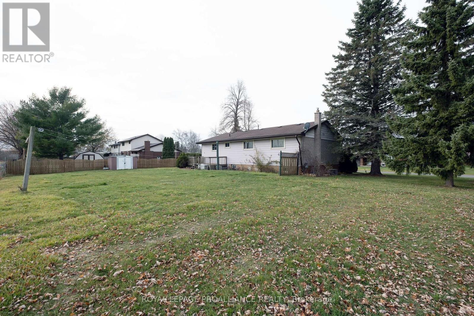 146 Country Club Drive, Quinte West, Ontario  K8R 1B2 - Photo 7 - X12575958