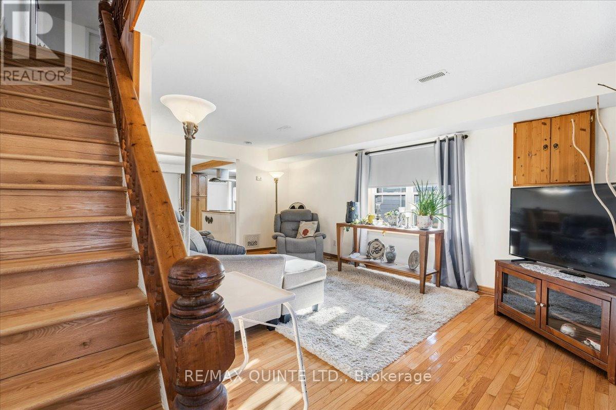 15 Gordon Street, Belleville, Ontario  K8P 3E4 - Photo 18 - X12576010