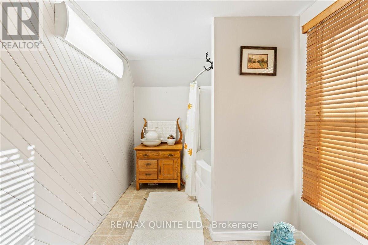 15 Gordon Street, Belleville, Ontario  K8P 3E4 - Photo 28 - X12576010