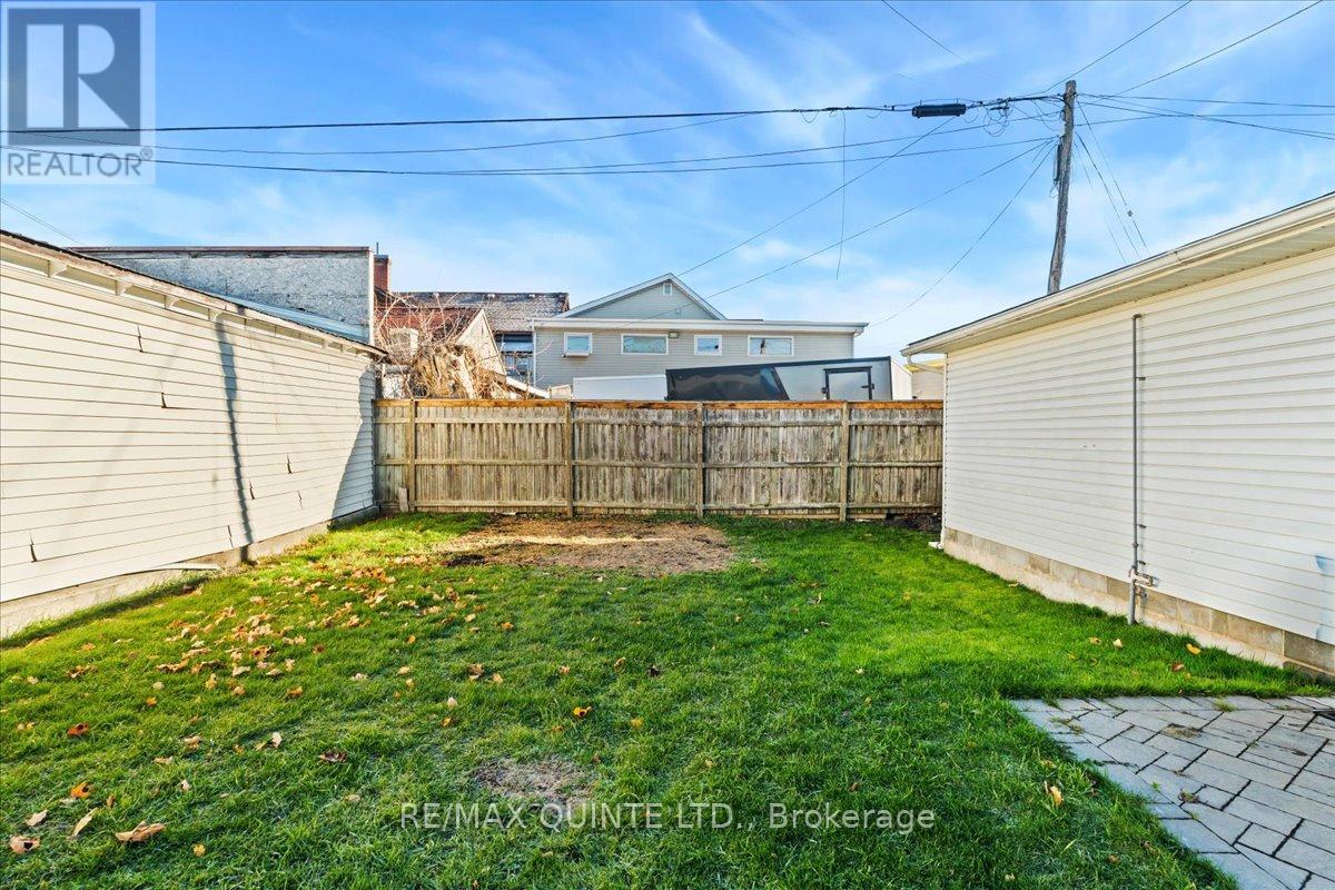 15 Gordon Street, Belleville, Ontario  K8P 3E4 - Photo 6 - X12576010