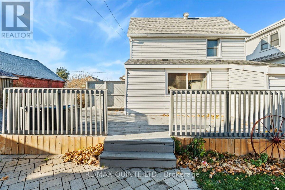 15 Gordon Street, Belleville, Ontario  K8P 3E4 - Photo 8 - X12576010