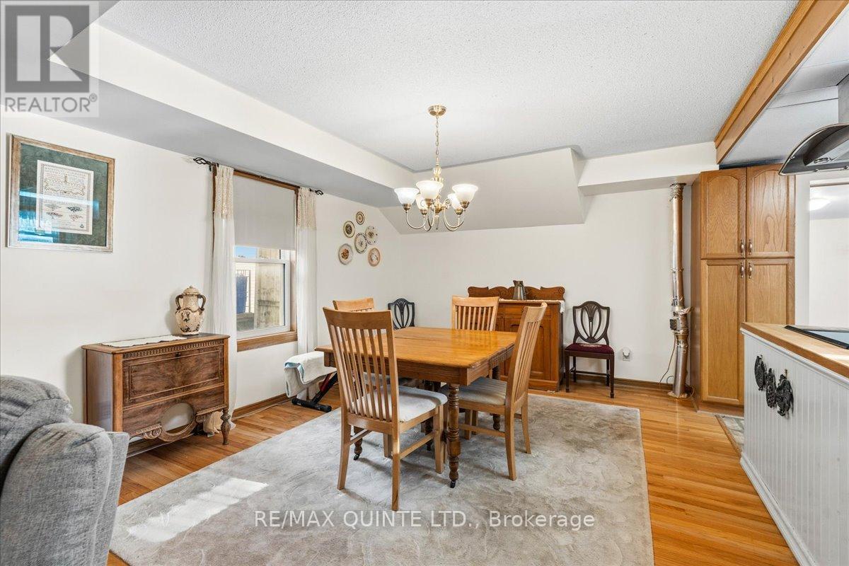 15 Gordon Street, Belleville, Ontario  K8P 3E4 - Photo 9 - X12576010